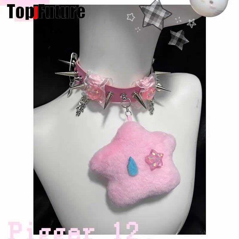 Chokery “Kawaii Chaos” – Miękkość z kolcami